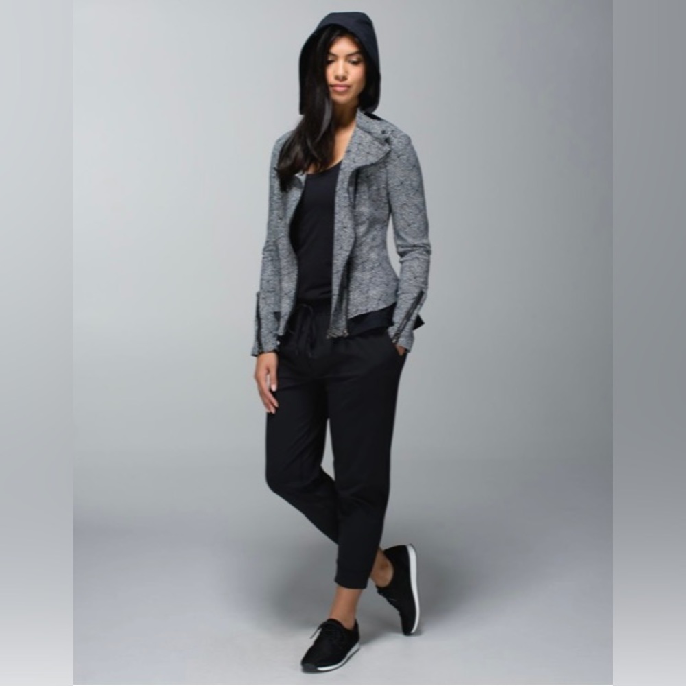 Lululemon Bust A Move Jacket size 6 EUC!